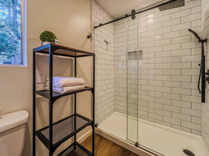 Bathroom 29