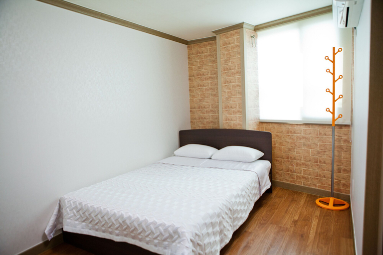 Bedroom 2, Hotel Hanlimhang, Jeju