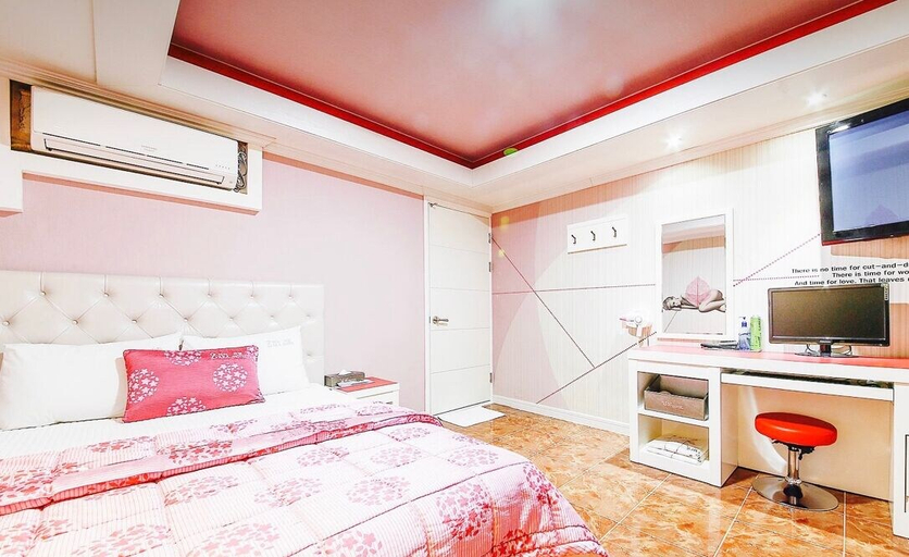 Bedroom 4, ZARA in Bonggok-dong Changwon, Changwon