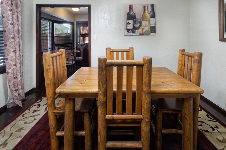 Food & Drinks, Trail Blazer Family Cabin #461, San Bernardino