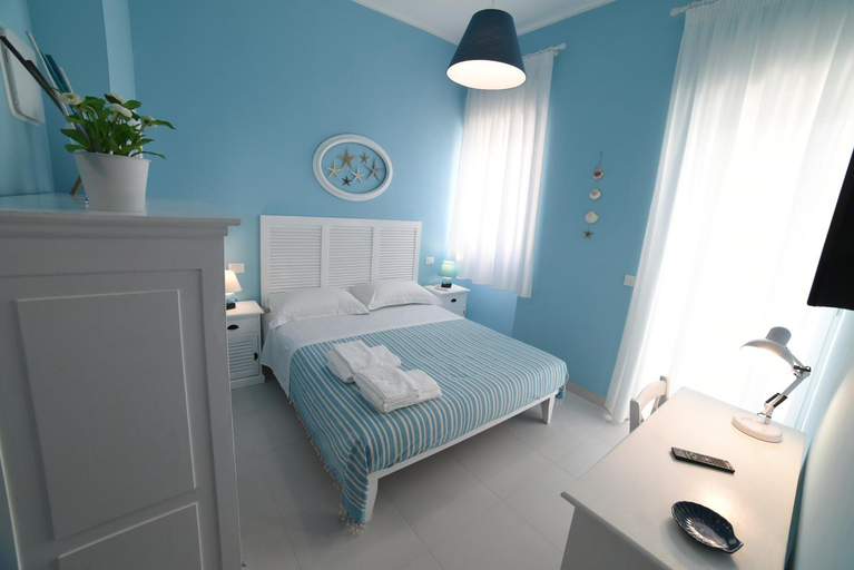 Bedroom 2, Latino Rent Room B&B vista mare, Lecce