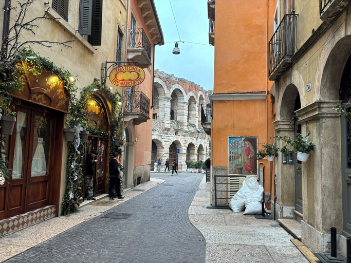 Exterior & Views 2, LOFT 17 ARENA, Verona