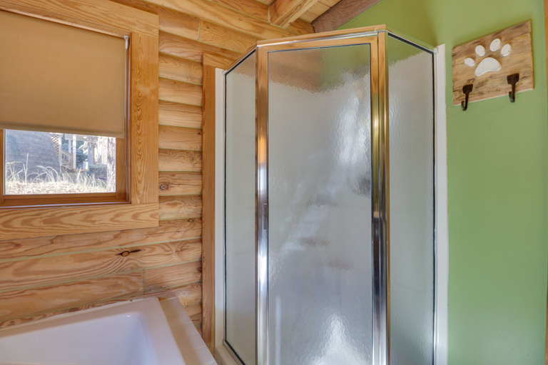 Bathroom 4, 'big Bear Lodge' - Cabin in Massanutten Resort!, Rockingham