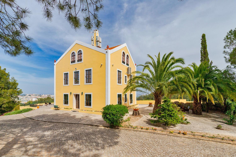 Villa Casal Assis, Setúbal