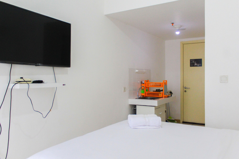 Bedroom 3, Comfortable And Classic Studio Apartment At M-Town Residence, Tangerang