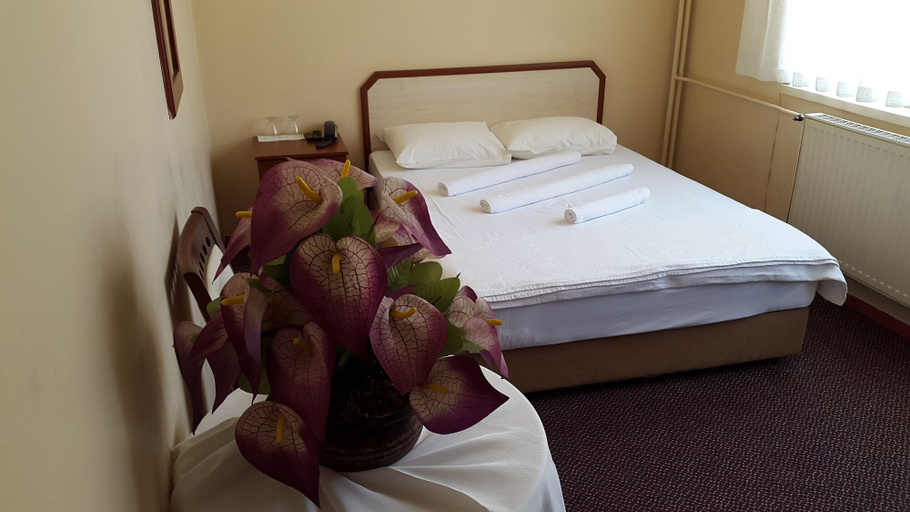 Bedroom 2, LEMAN AKÇAY OTEL, Edremit