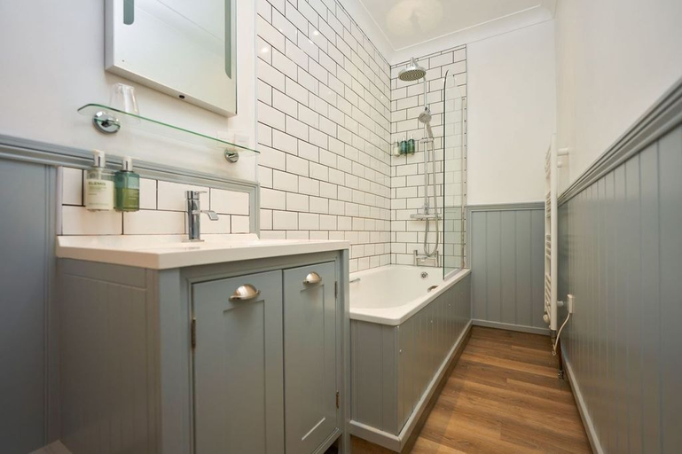 Bathroom 4, The Port William, Cornwall