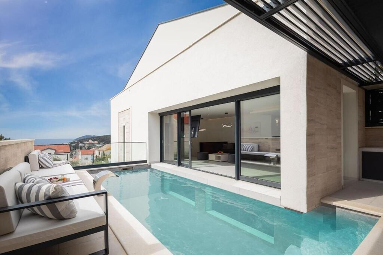 Exterior 4, white residence with pool room, Hvar
