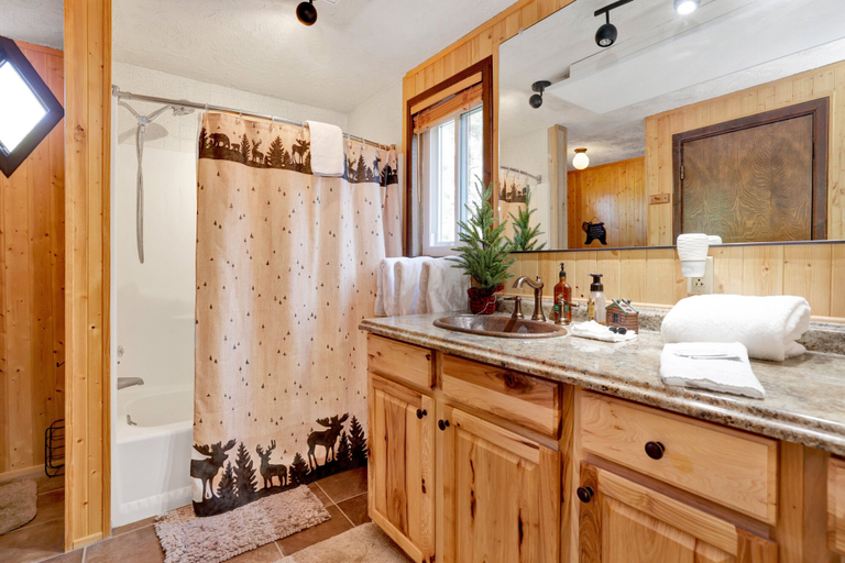 Bathroom, Relax Away Chalet #2318, San Bernardino