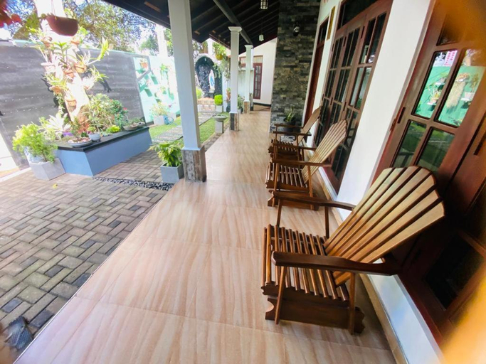 Public Area 3, ANTONIO TRANSIT KATUNAYAKE, Katana