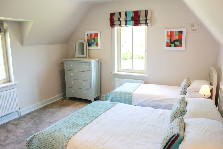 Bedroom 2, 4 Bedroom Holiday Home With Wheelchair Accessible Bathroom 2km From Kenmare