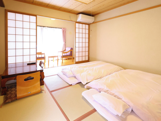 Bedroom 2, Kakeyu Onsen Kutsurogi No Yado Kuroiwa Ryokan, Ueda
