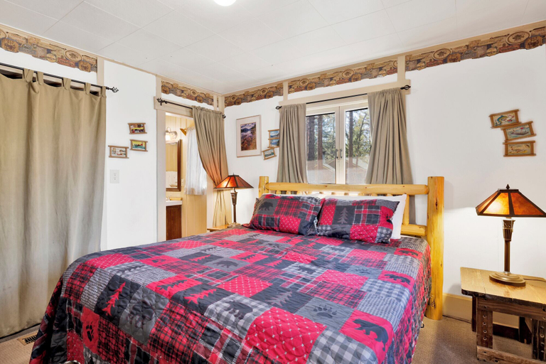 Bedroom 3, Shore Acres Lodge #452, San Bernardino