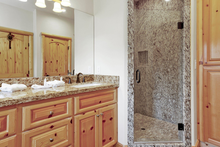 Bathroom 3, Cornerstone Lodge #1559, San Bernardino