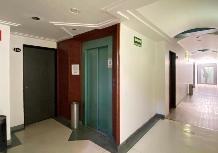 Public Area 2, Hotel Estrella de Oriente, Mexico City