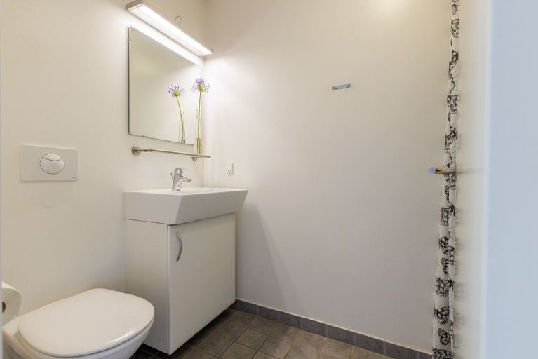 Bathroom 3, Hotel Rudkøbing Skudehavn, Langeland