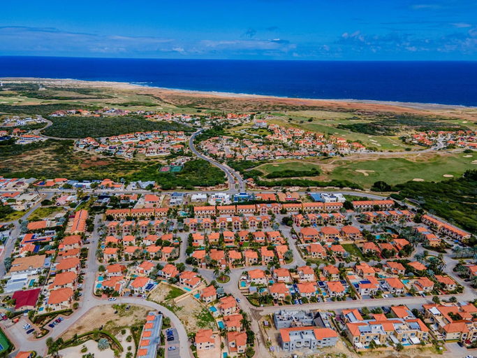 Exterior & Views 2, 4BR Villa Gold Coast w Pool