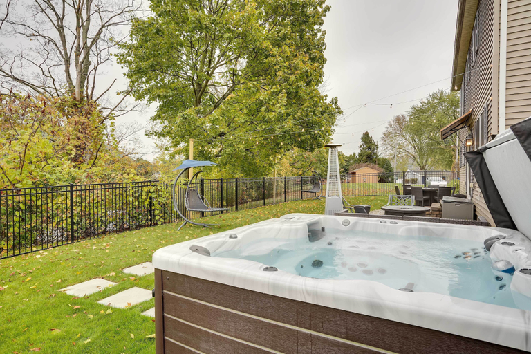 Sport & Beauty, Lakefront Homer Abode w/ Patio & Backyard!, Cortland