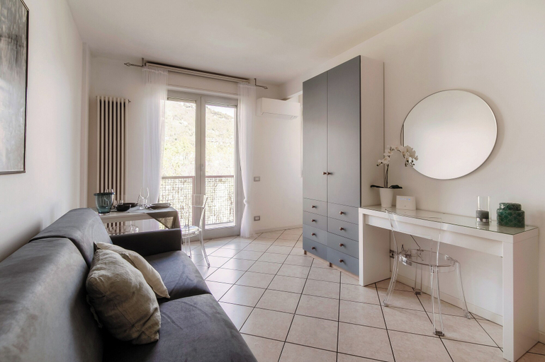 Living area 5, Tiny Blue, Como