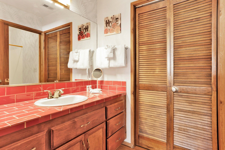 Bathroom 3, THE Octagon #2394, San Bernardino
