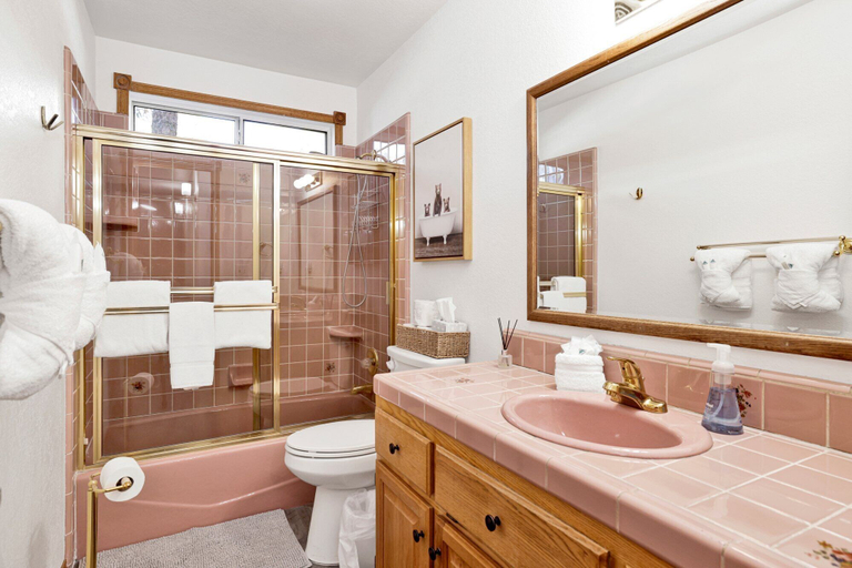 Bathroom 3, Slice OF Heaven #2389, San Bernardino