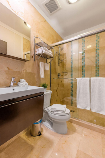 Bathroom, Luxury 1BR Condo Great Location Amenities