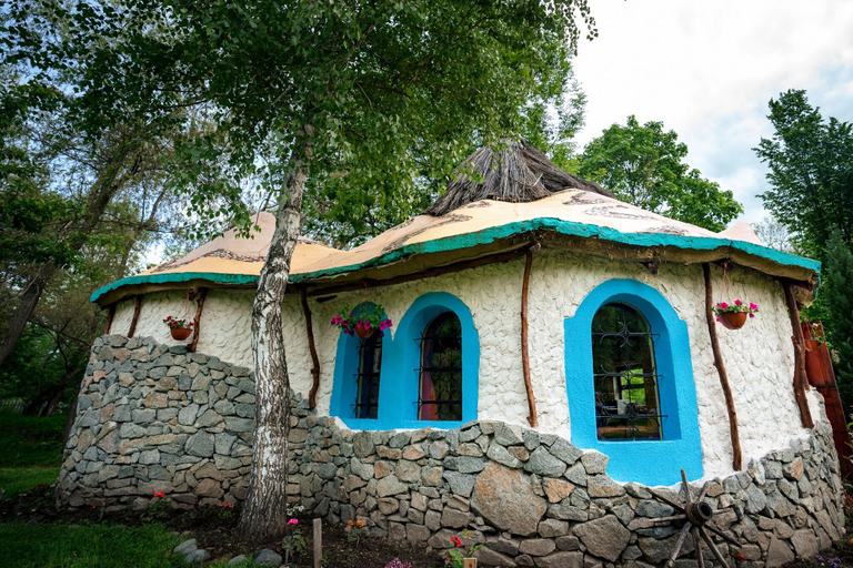Exterior & Views 2, Viewtopia - The Secret Land, Poieni