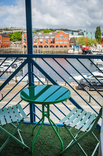 Others 5, Scenic View, Swansea