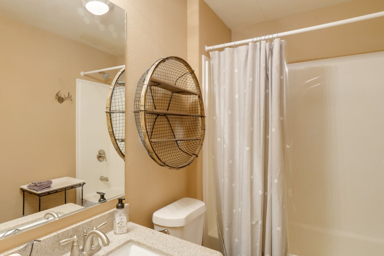 Bathroom 3, Mountain Cabin: 15 Mi to Breckenridge Ski Resort!, Park