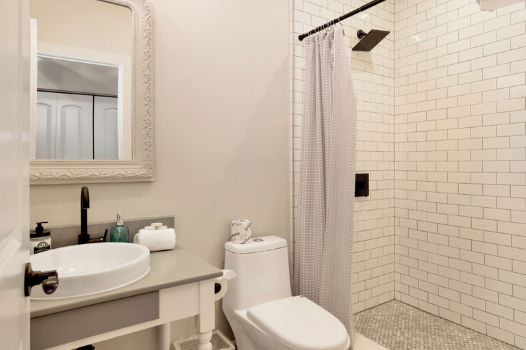 Bathroom 4, Mountain Palace #2018, San Bernardino