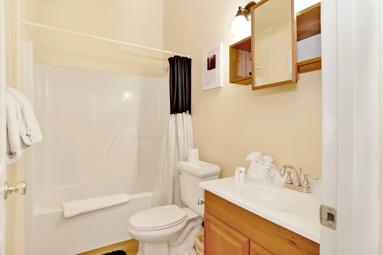 Bathroom 4, Mount Berkley #2367, San Bernardino