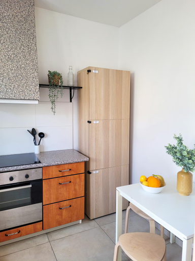 Others 5, Chambre climatisee lit double dans villa - Proche Centre Tramway, Hérault