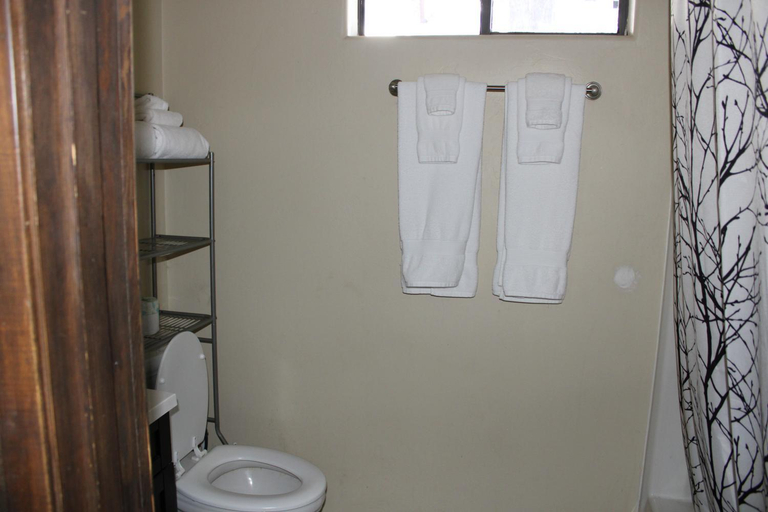 Bathroom 4, Edelweiss Resort Greer, Apache