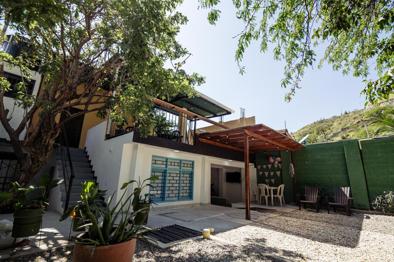 Others 5, taganga macabi hostel, Santa Marta (Dist. Esp.)