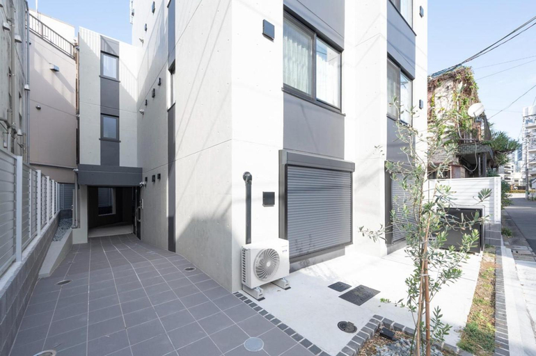 Others 5, FL Residence Jingu Gyoen IV, Shibuya