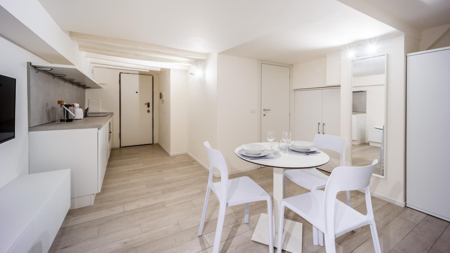 Room 4, Italianway - The B Village Standard - M3, Milano