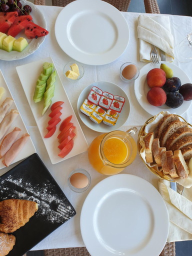 Food & Drinks 5, Hotel Nais Beach, Durrësit