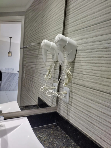 Bathroom 11