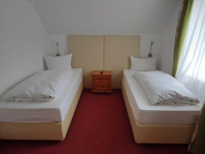 Bedroom 2, Room in Guest Room - Pension Forelle - Double Room no1, Rastatt