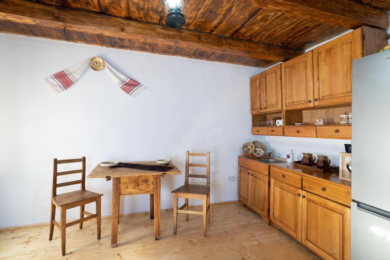 Others 2, Casa Bunicilor Apuseni, Ponor