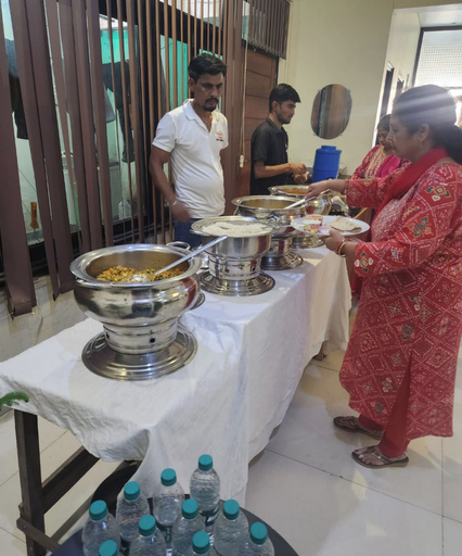 Food & Drinks 5, Goroomgo Maujis Villa Guest House Prayagraj, Kaushambi