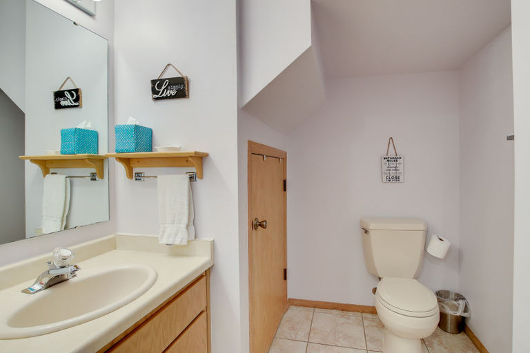 Bathroom 3, 'door County Getaway' - Walk to State Park!, Door
