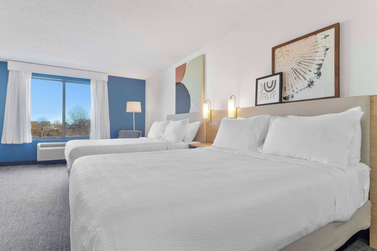 Bedroom 4, Spark by Hilton Greensboro, Guilford
