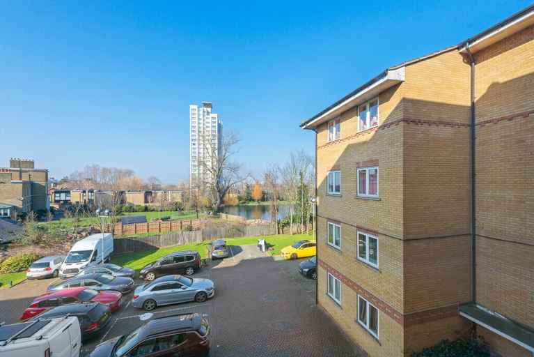 Exterior & Views, London Oasis in Woolwich Arsenal, London