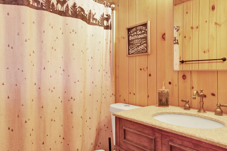 Bathroom, Bruin Chalet #2464, San Bernardino