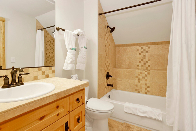 Bathroom 4, Golden OAK LOG Cabin #2206, San Bernardino