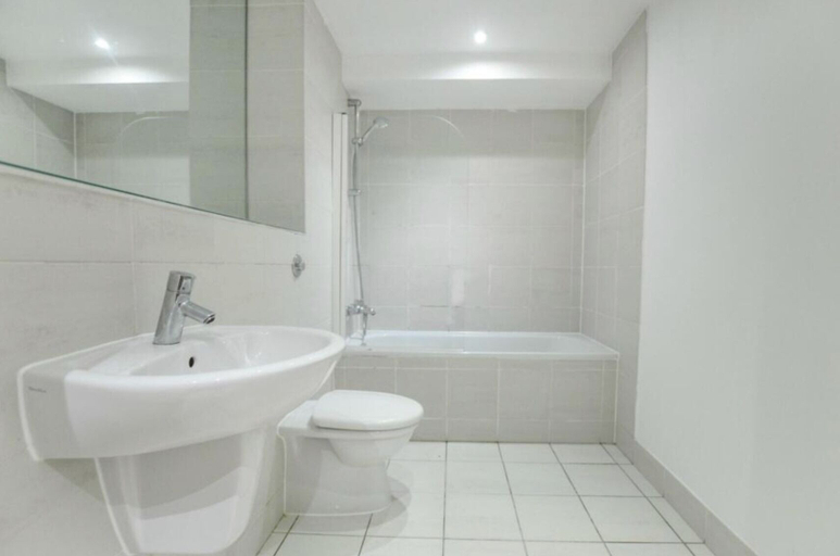 Bathroom 3, no Longer Listed any More, Manchester