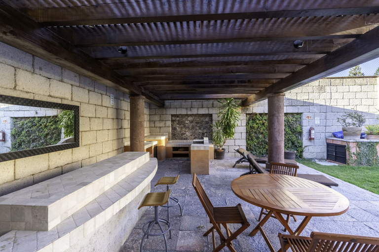 Pool 2, Angelic Centro 2BR with Pool, Allende