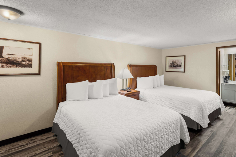 Bedroom 5, Knights Inn Ashland, Boyd
