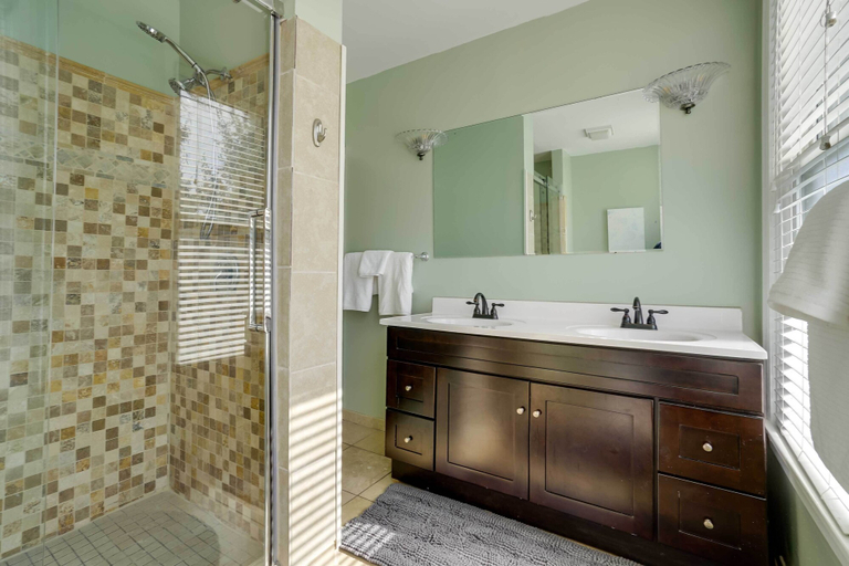 Bathroom 4, Short North Columbus Home ~ 1 Mi to Downtown!, Franklin